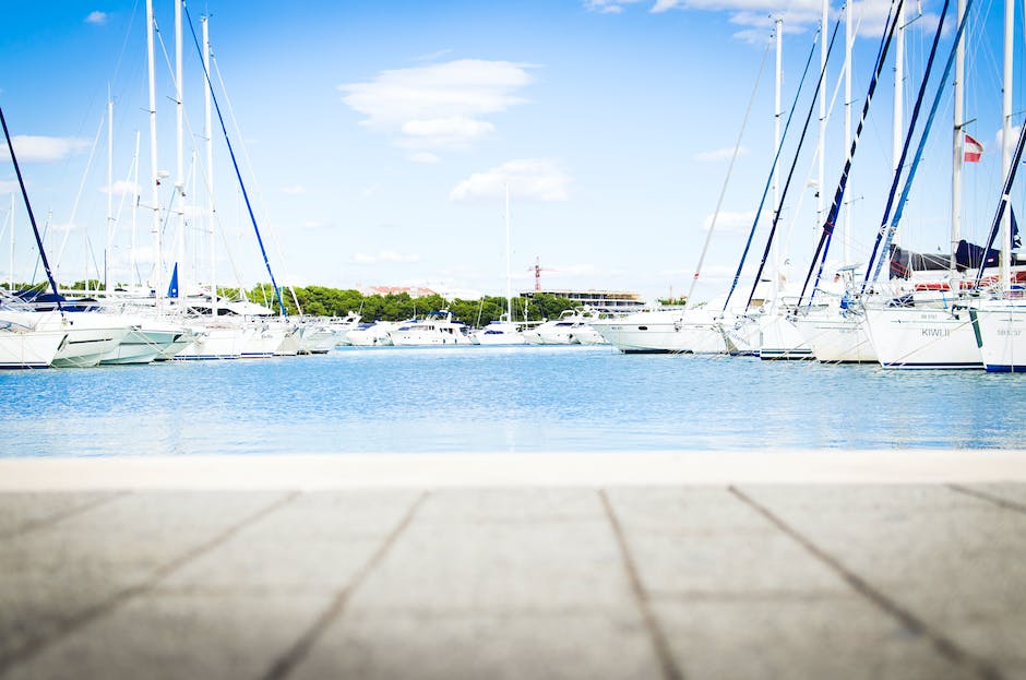  Warum ist das Wasser durchsichtig, aber das Meer blau?