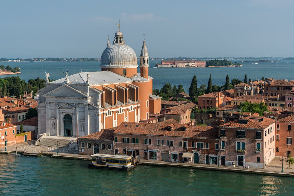  Warum wurde Venedig ins Meer gebaut? - Gründe und Vorteile